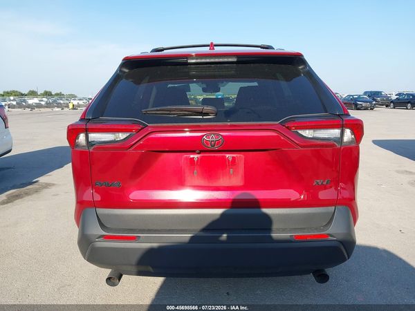 2025 TOYOTA RAV4 XLE