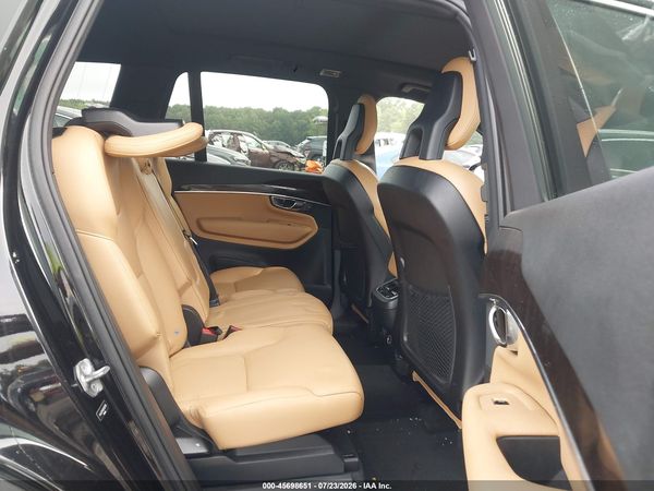 2016 VOLVO XC90 T6 MOMENTUM