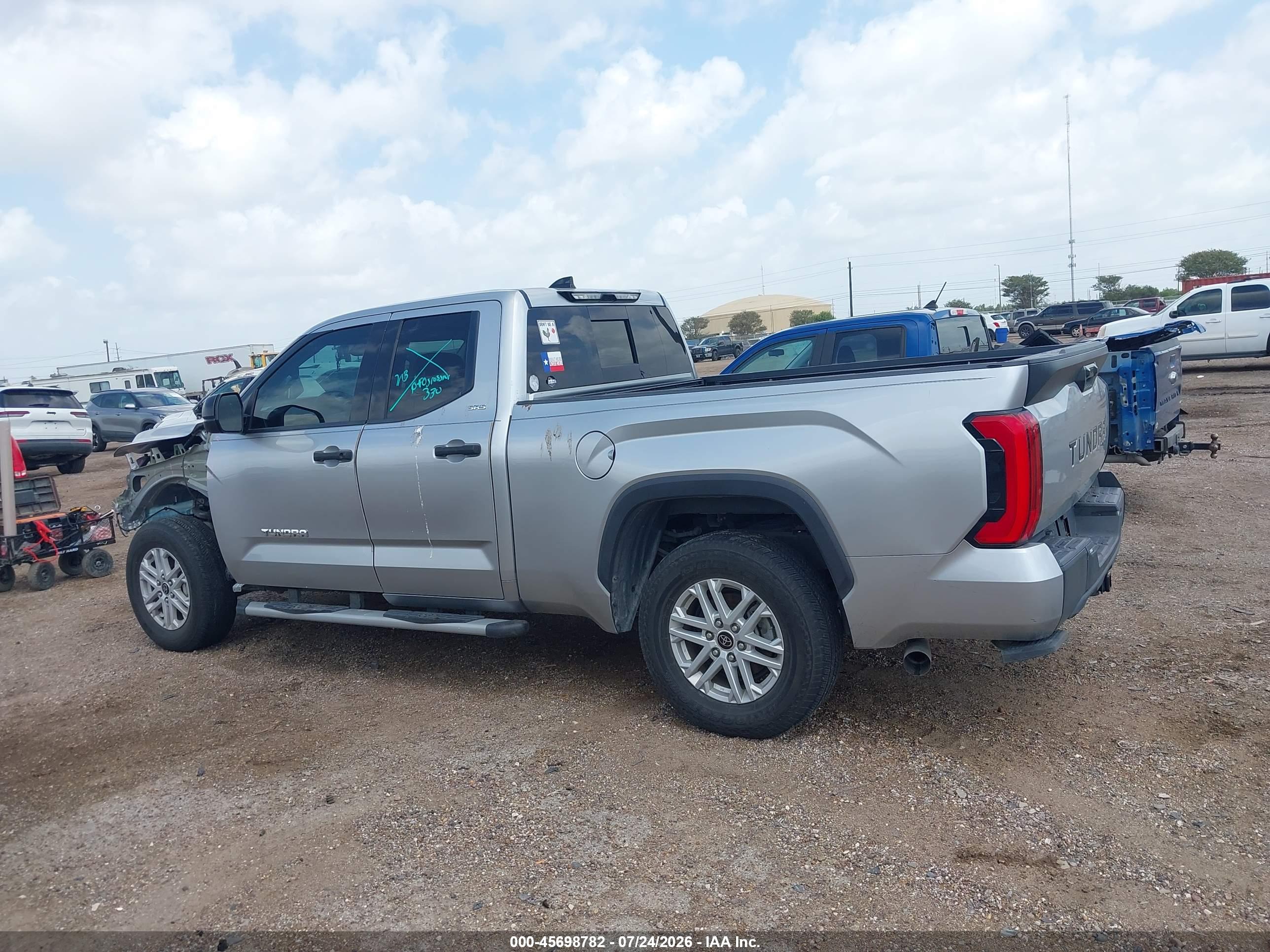 2023 TOYOTA TUNDRA SR5