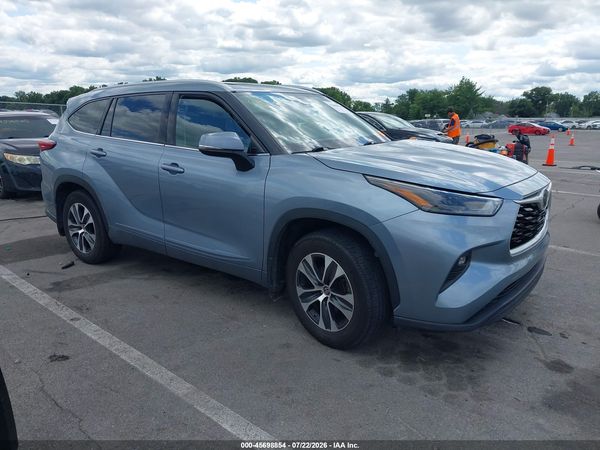 2022 TOYOTA HIGHLANDER XLE