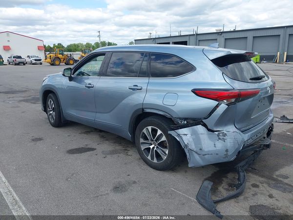 2022 TOYOTA HIGHLANDER XLE