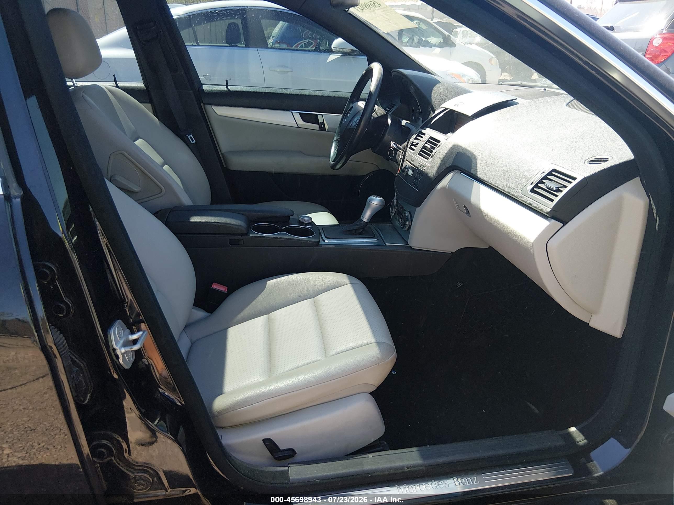 2011 MERCEDES-BENZ C 300 C300