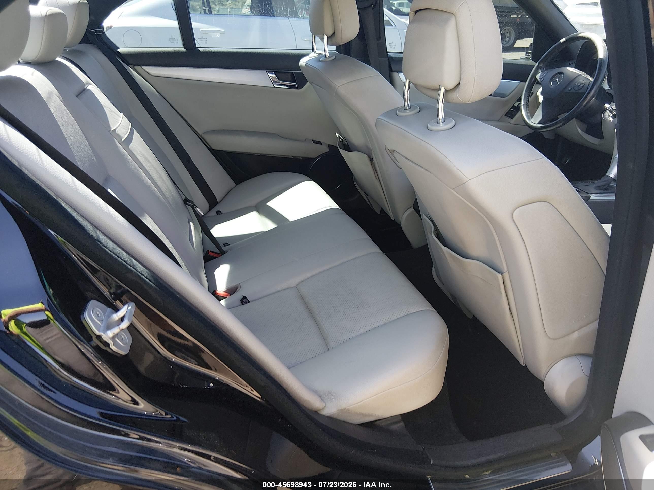 2011 MERCEDES-BENZ C 300 C300