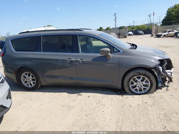 2022 CHRYSLER PACIFICA TOURING L — I116