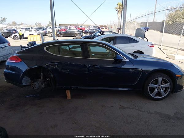 2015 PORSCHE PANAMERA 4S