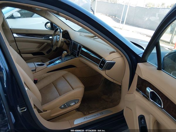 2015 PORSCHE PANAMERA 4S