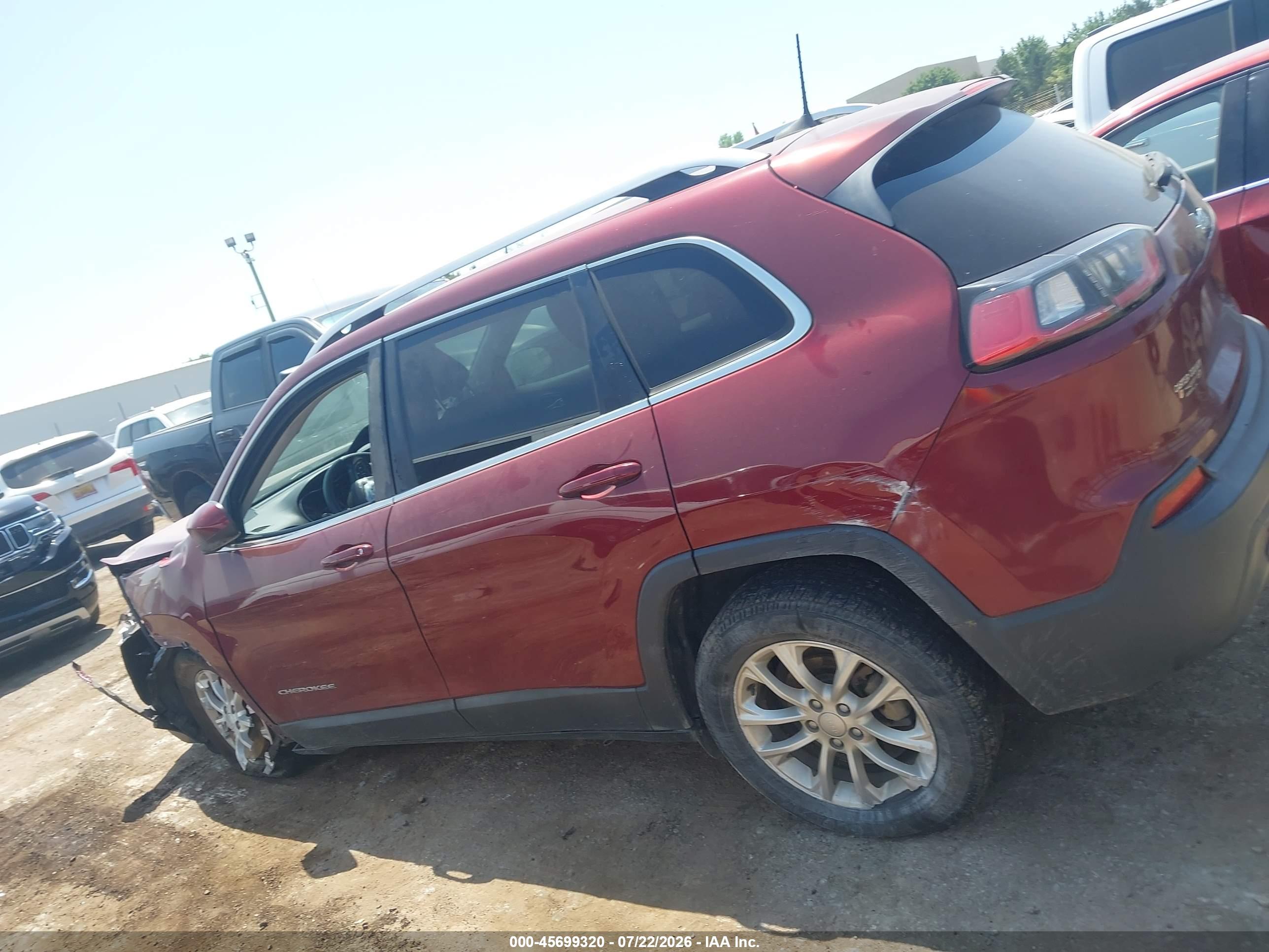 2019 JEEP CHEROKEE LATITUDE FWD
