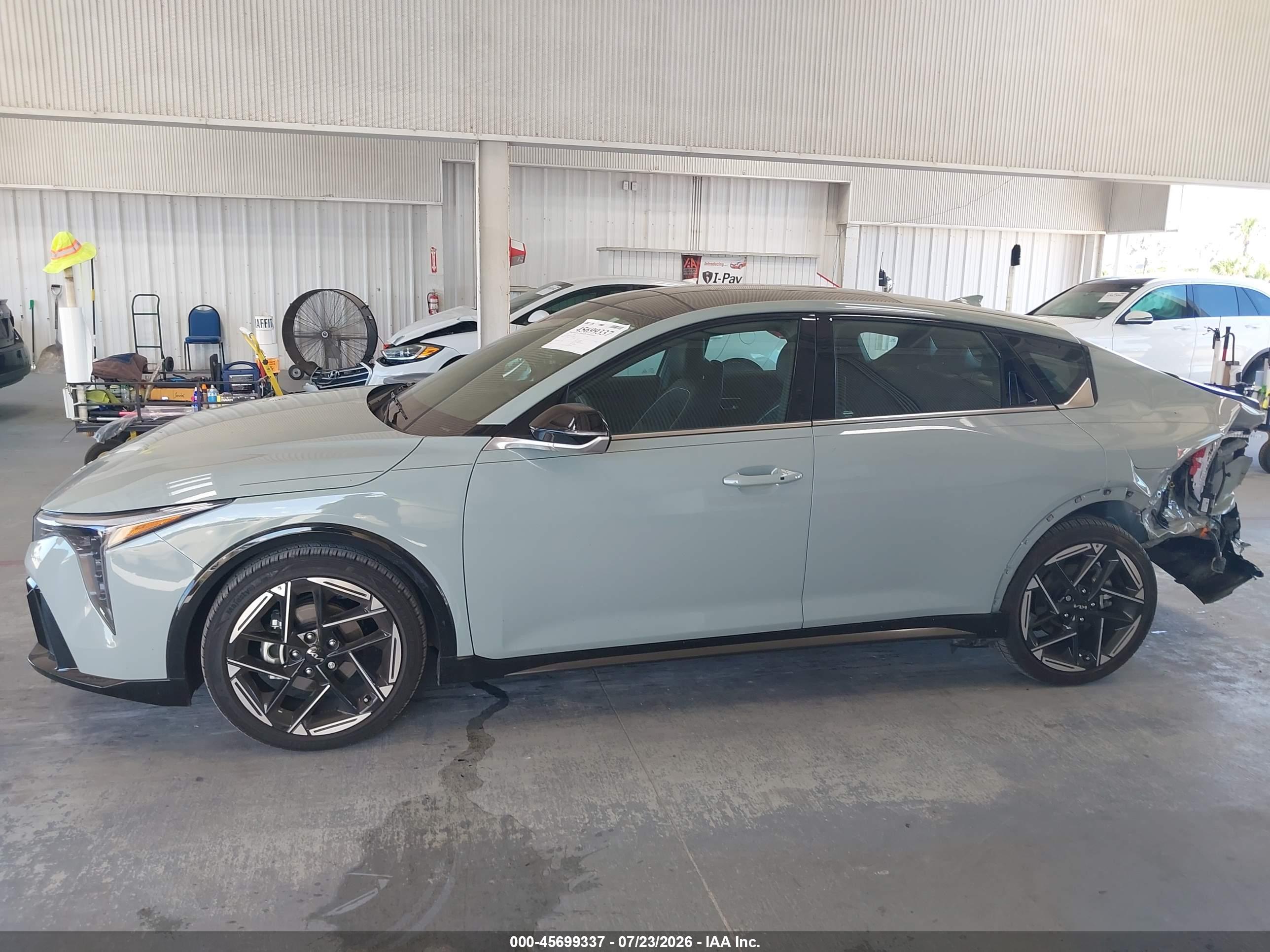 2025 KIA K4 GT-LINE