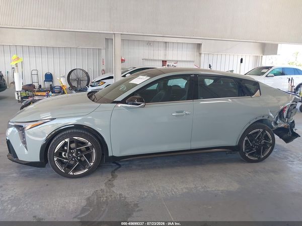 2025 KIA K4