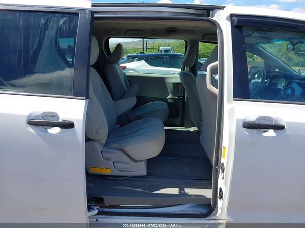 2014 TOYOTA SIENNA L V6 7 PASSENGER — I8
