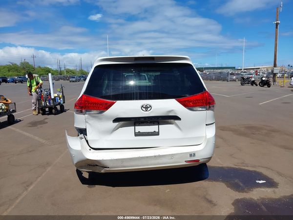 2014 TOYOTA SIENNA L V6 7 PASSENGER — I152