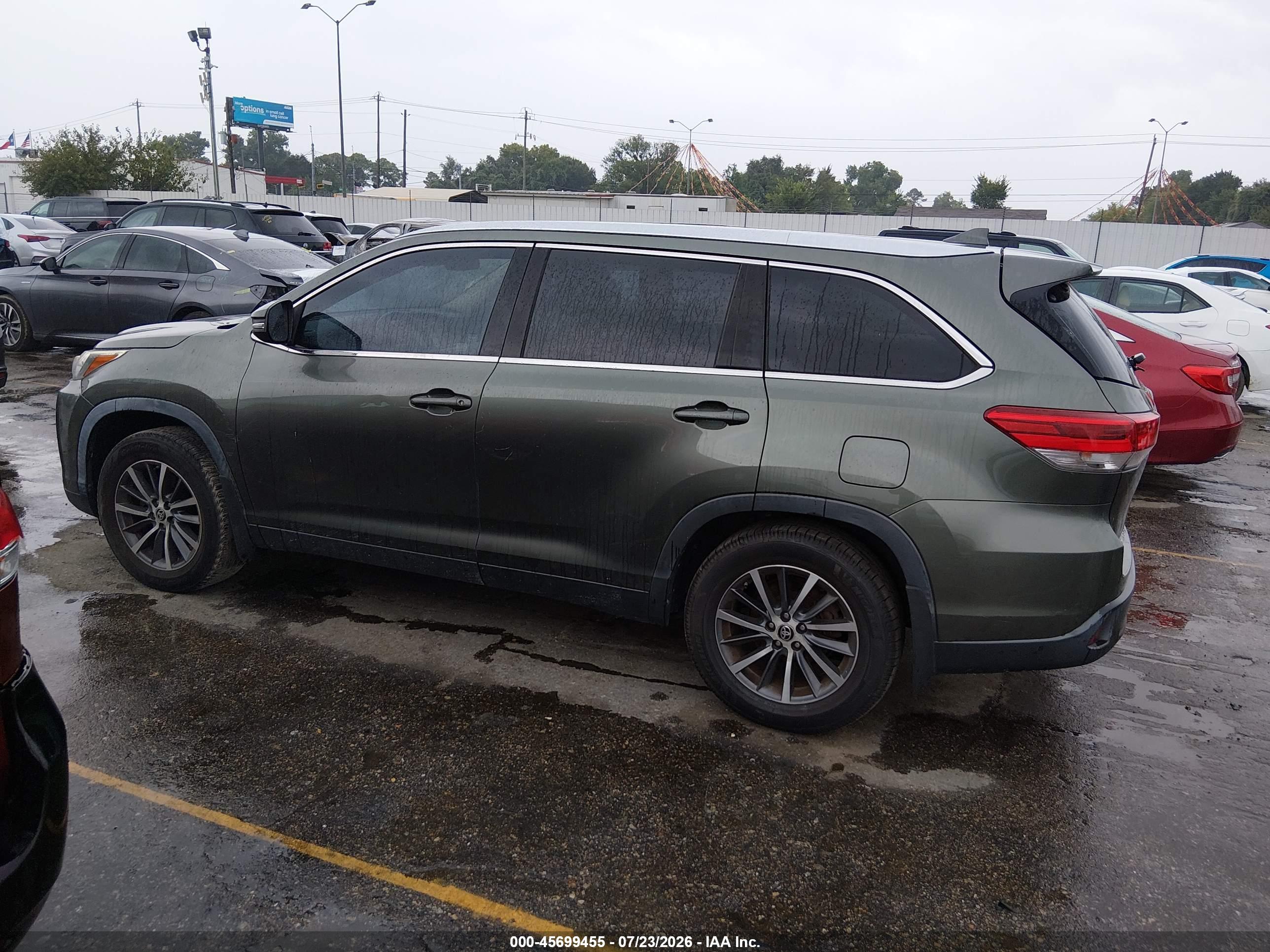 2019 TOYOTA HIGHLANDER XLE