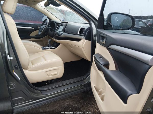 2019 TOYOTA HIGHLANDER XLE