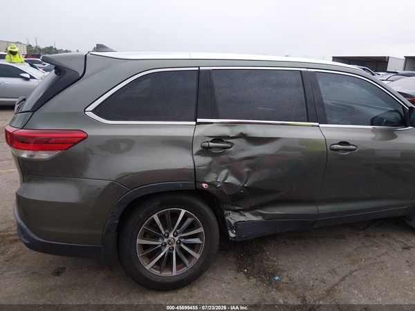 2019 TOYOTA HIGHLANDER XLE