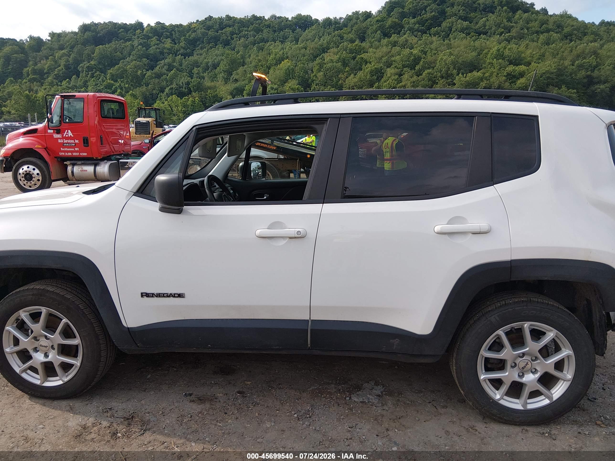 2023 JEEP RENEGADE LATITUDE 4X4