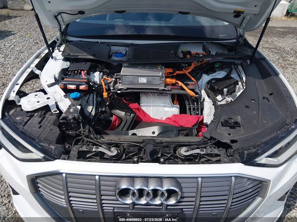 2023 AUDI E-TRON PREMIUM QUATTRO — I10