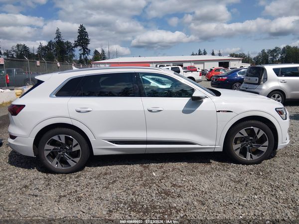 2023 AUDI E-TRON PREMIUM QUATTRO — I116