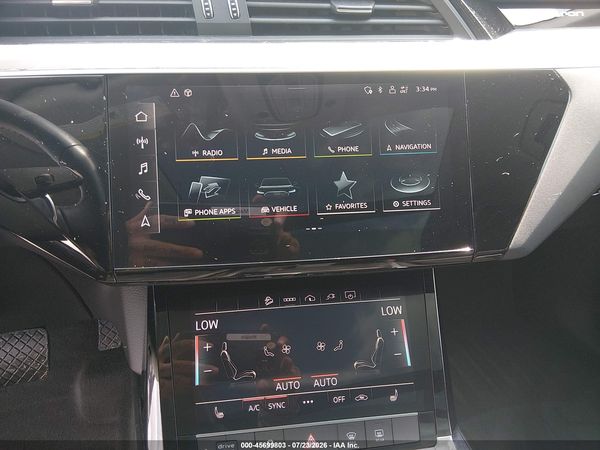 2023 AUDI E-TRON PREMIUM QUATTRO — I132