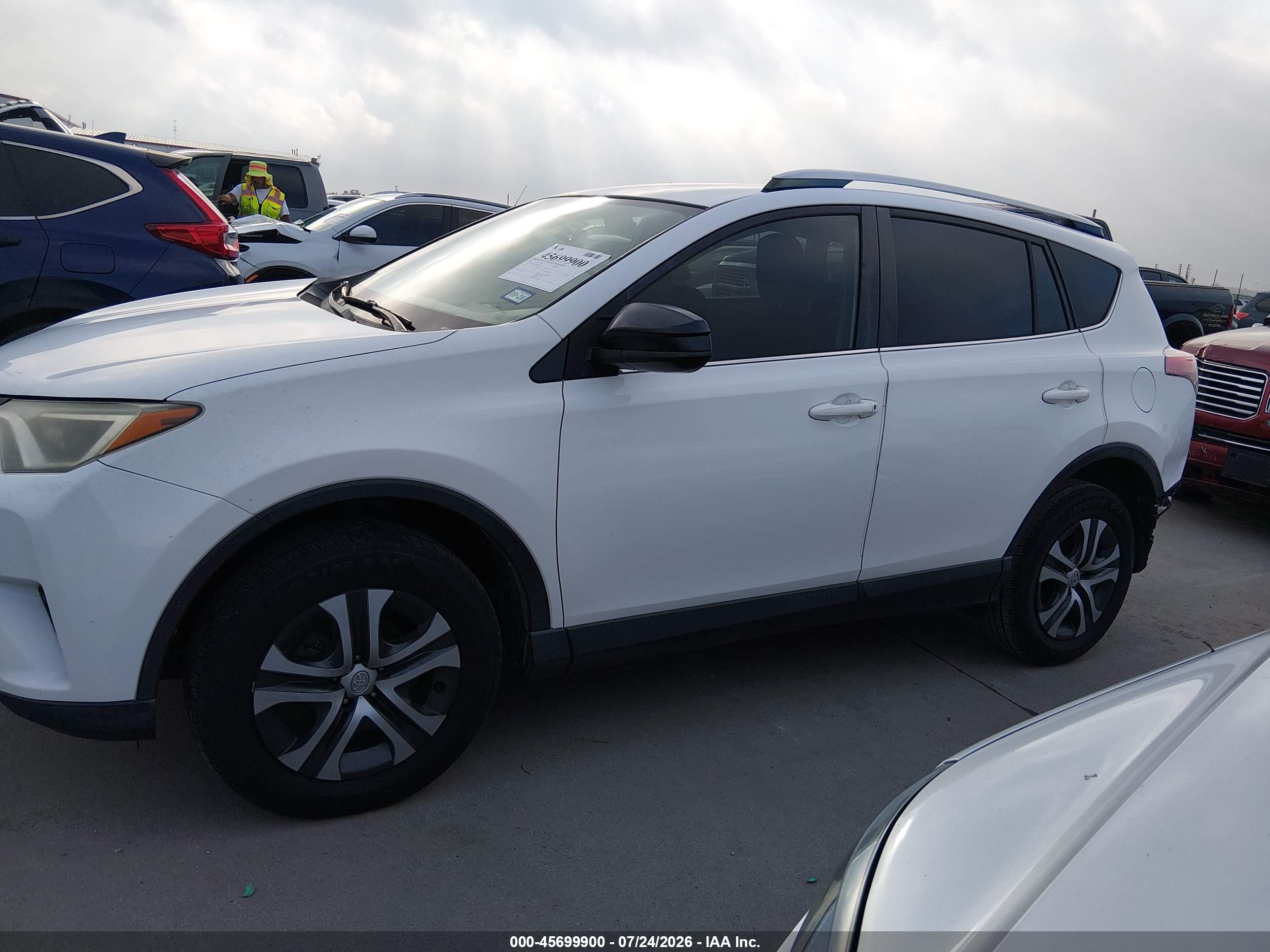 2016 TOYOTA RAV4 LE