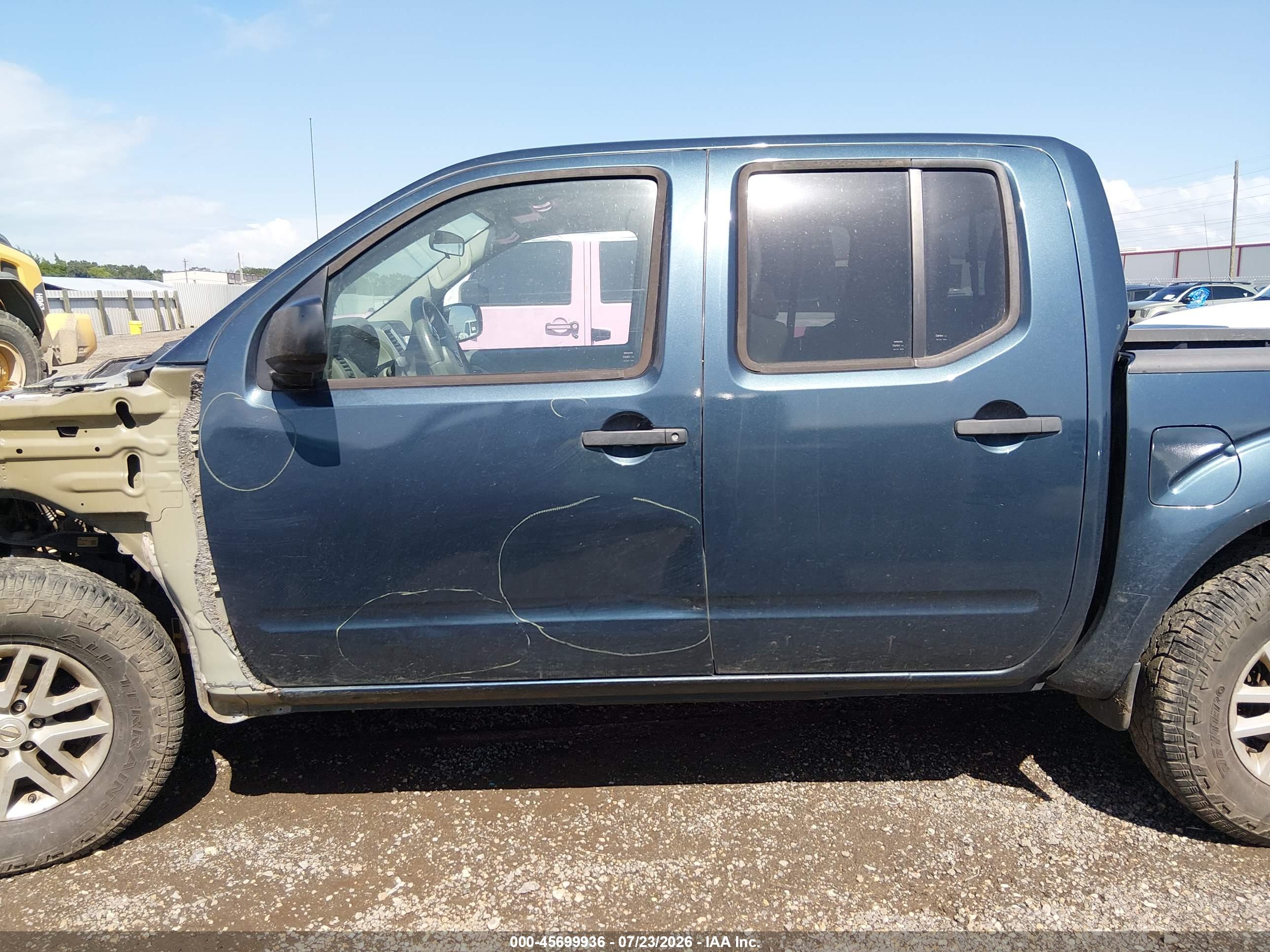 2019 NISSAN FRONTIER SV
