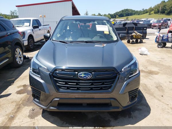 2024 SUBARU FORESTER Base