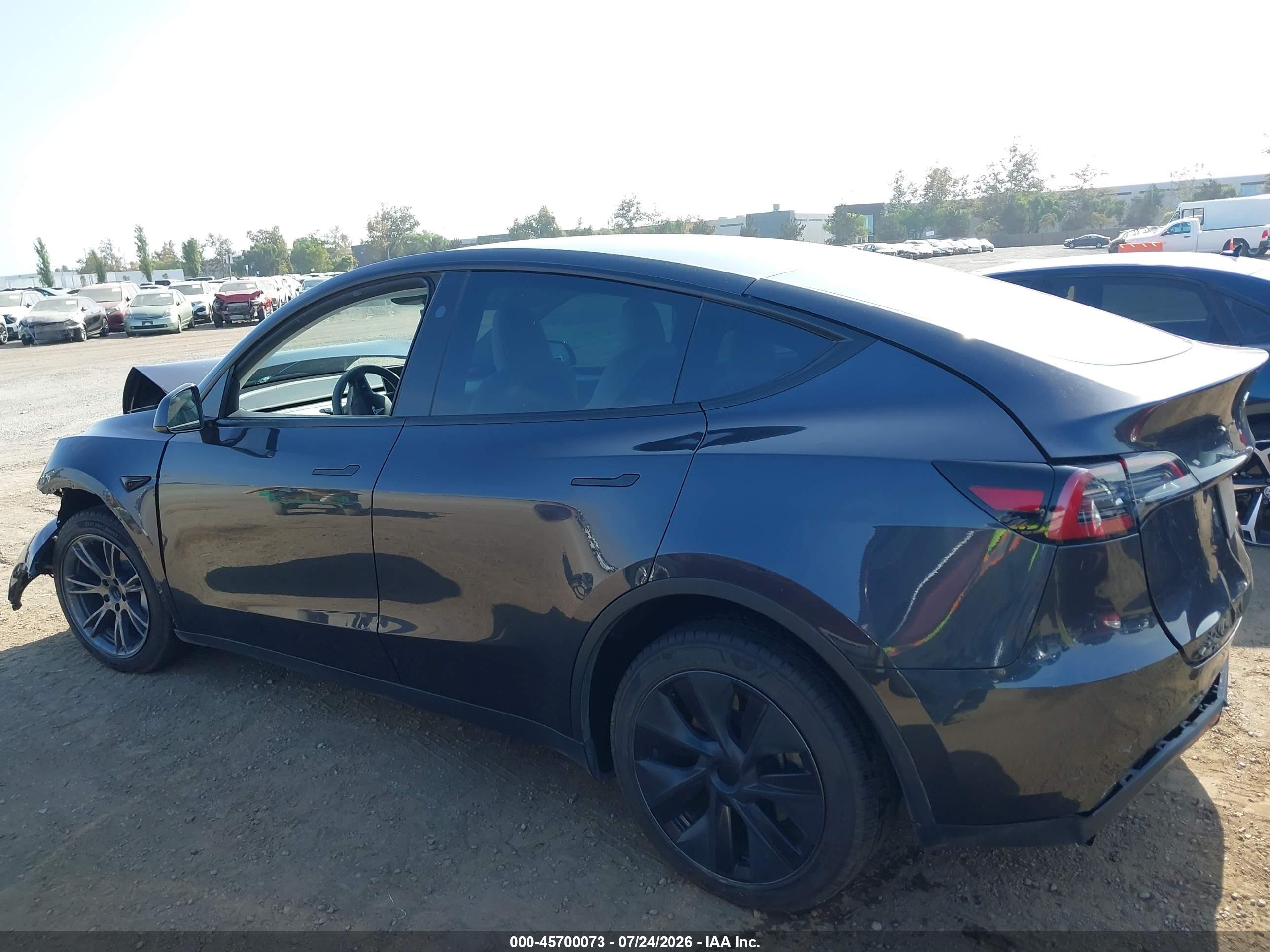 2024 TESLA MODEL Y