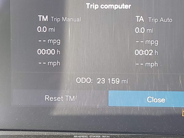 2025 VOLVO XC40 B5 PLUS BRIGHT THEME