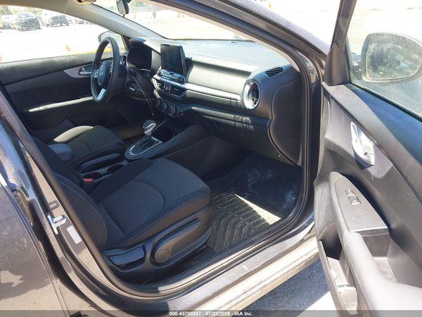 2023 KIA FORTE LX