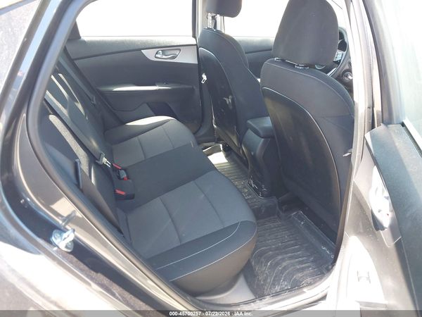 2023 KIA FORTE LX