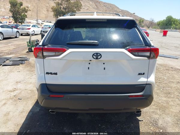 2025 TOYOTA RAV4 XLE