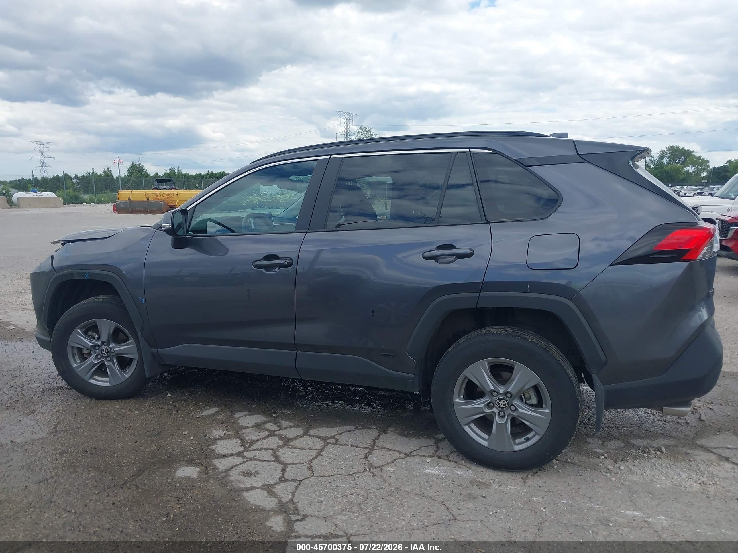 2025 TOYOTA RAV4 HYBRID XLE