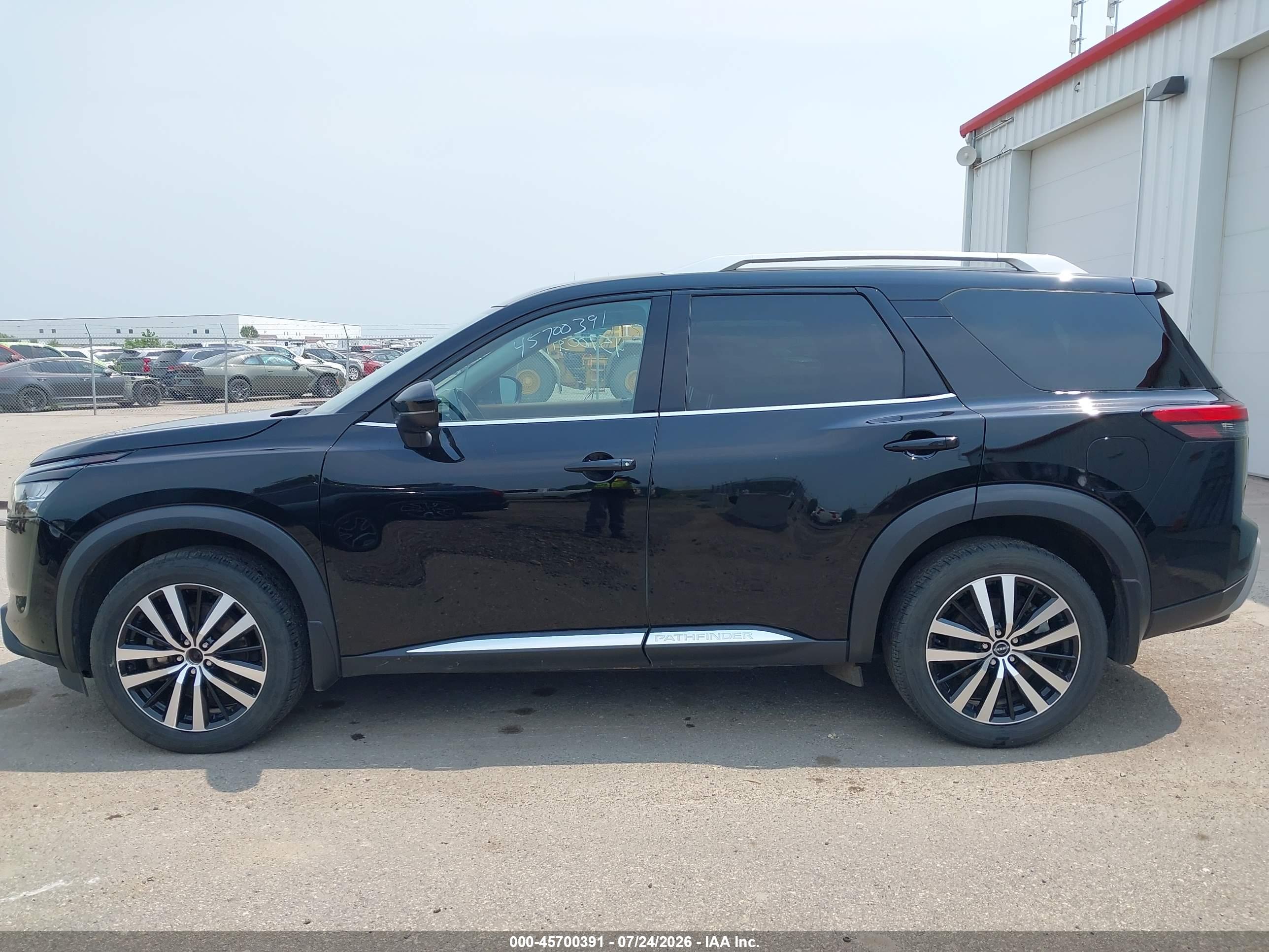 2024 NISSAN PATHFINDER PLATINUM 4WD