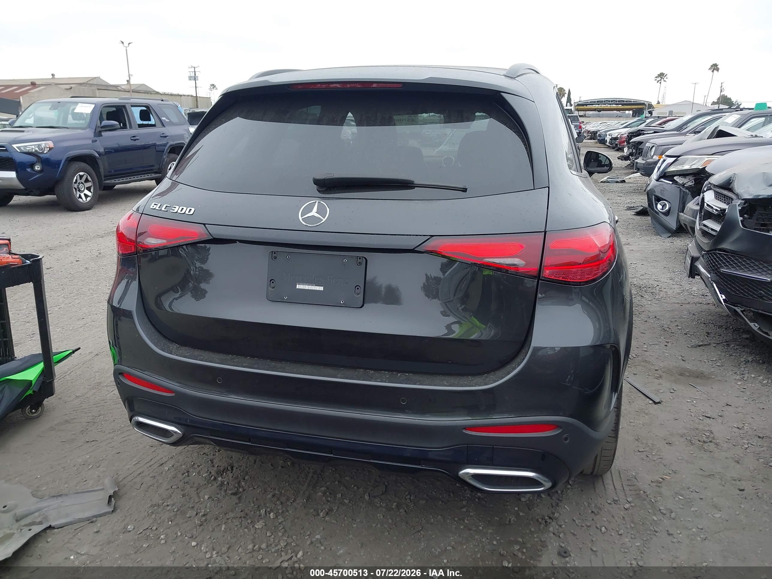 2025 MERCEDES-BENZ GLC 300 SUV