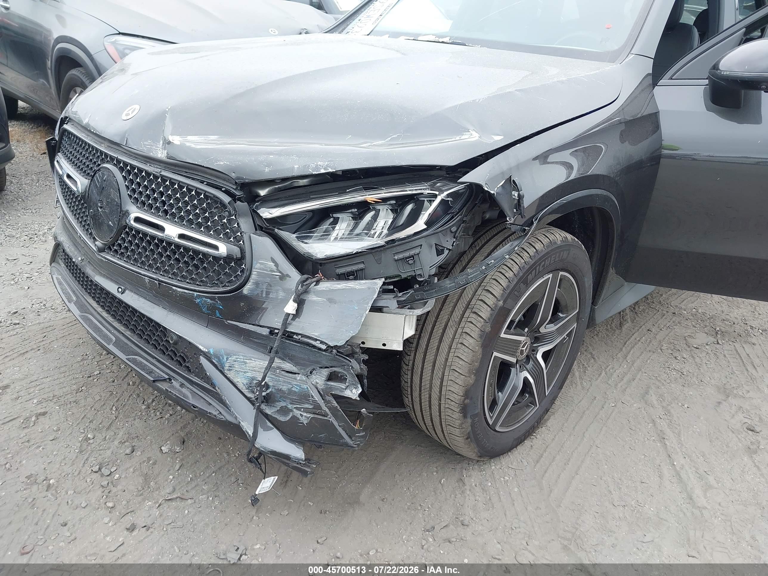 2025 MERCEDES-BENZ GLC 300 SUV
