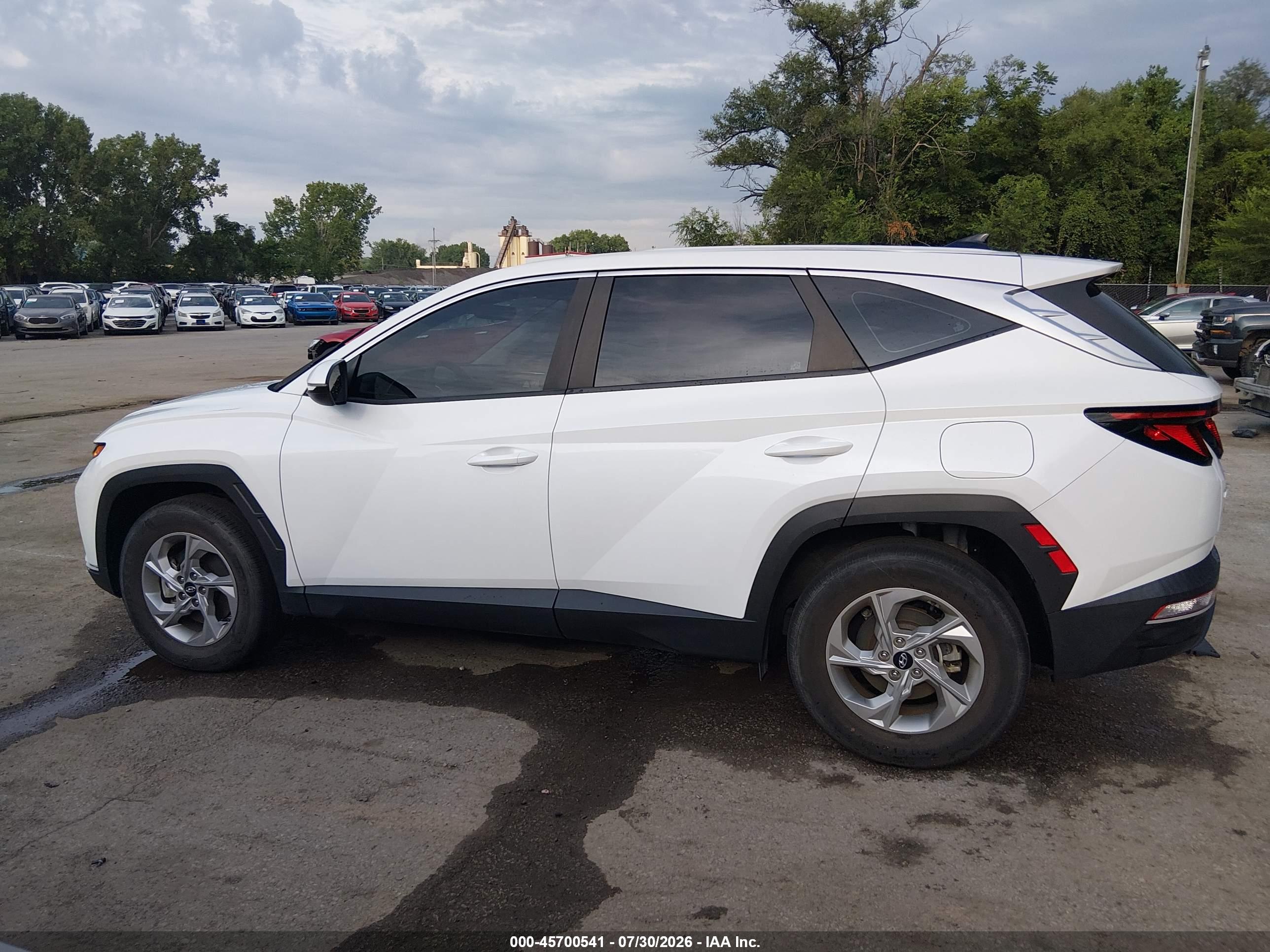 2022 HYUNDAI TUCSON SE
