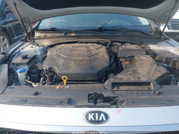 2017 KIA CADENZA PREMIUM