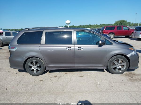 2015 TOYOTA SIENNA SE 8 PASSENGER