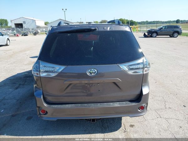 2015 TOYOTA SIENNA SE 8 PASSENGER