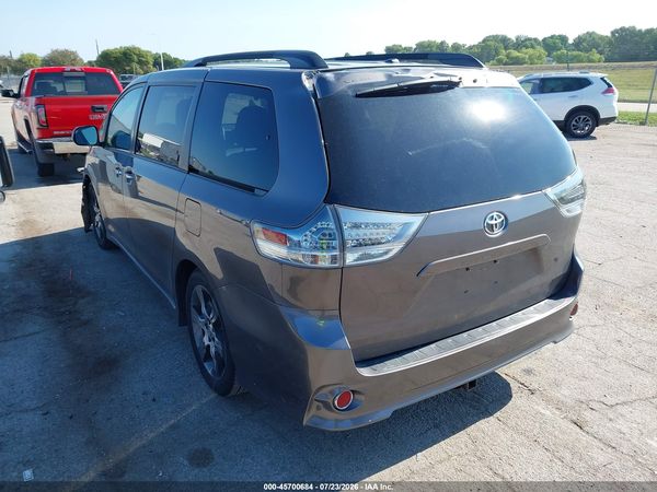 2015 TOYOTA SIENNA SE 8 PASSENGER