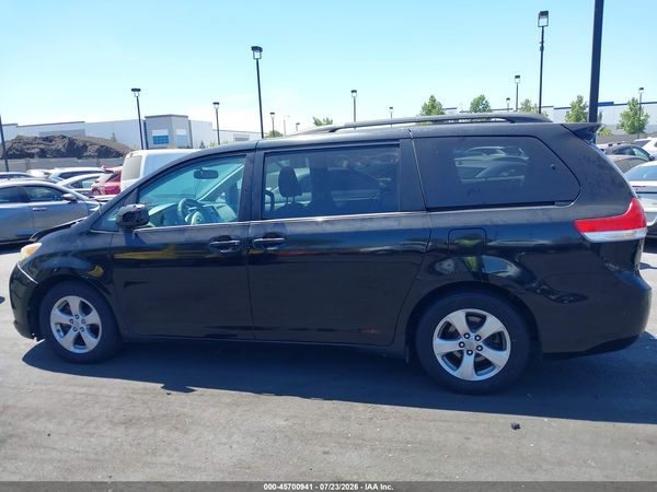 2013 TOYOTA SIENNA LE V6 8 PASSENGER