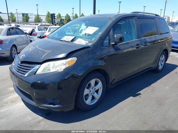 2013 TOYOTA SIENNA LE V6 8 PASSENGER