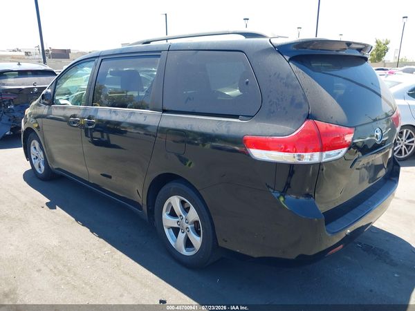 2013 TOYOTA SIENNA LE V6 8 PASSENGER
