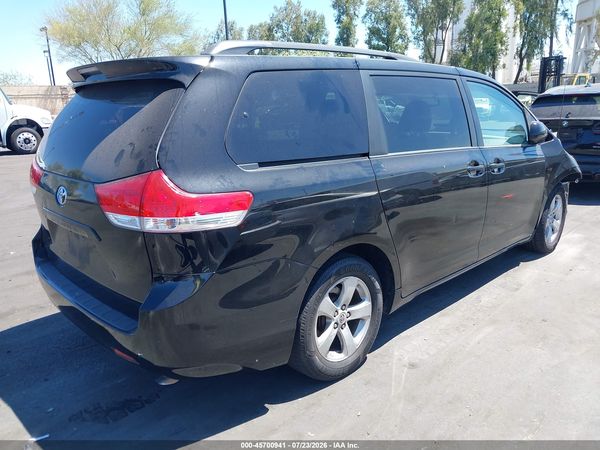 2013 TOYOTA SIENNA LE V6 8 PASSENGER
