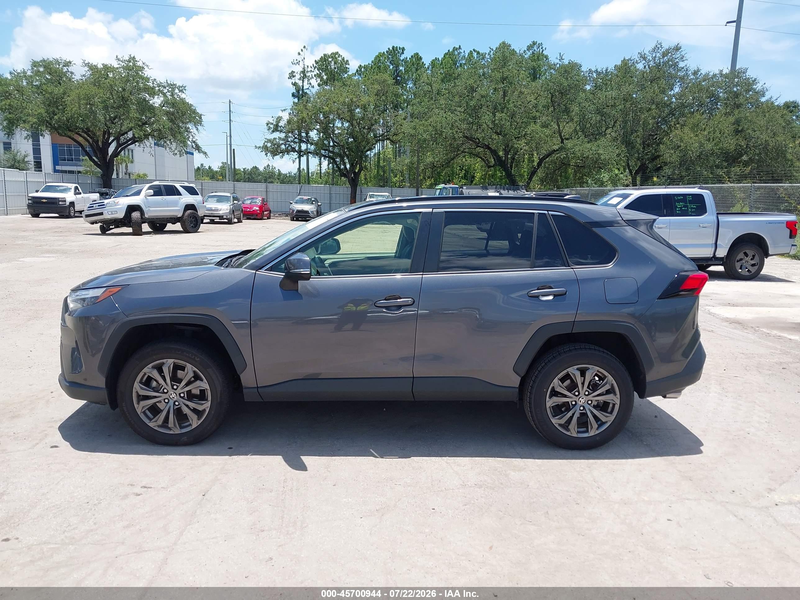 2023 TOYOTA RAV4 HYBRID XLE PREMIUM
