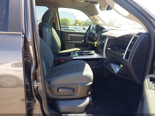2017 RAM 1500 BIG HORN  4X4 5'7 BOX