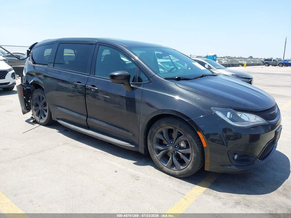 2020 CHRYSLER PACIFICA TOURING — I1