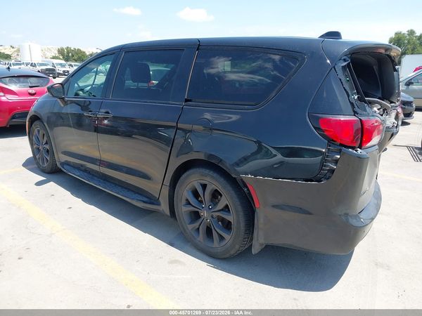 2020 CHRYSLER PACIFICA TOURING — I3