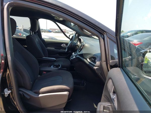 2020 CHRYSLER PACIFICA TOURING — I5