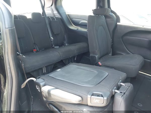 2020 CHRYSLER PACIFICA TOURING — I8