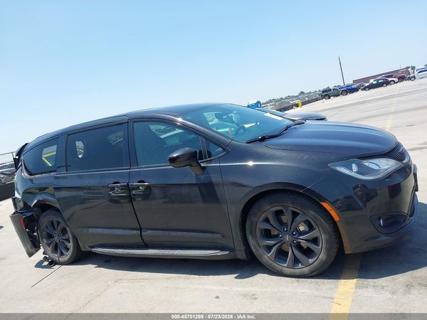 2020 CHRYSLER PACIFICA TOURING — I116